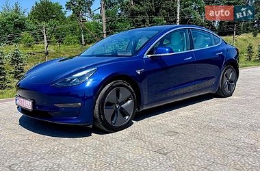 Tesla Model 3  2018