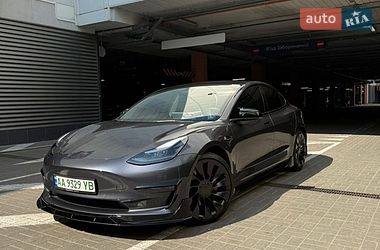 Tesla Model 3  2022