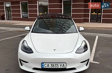 Tesla Model 3  2022