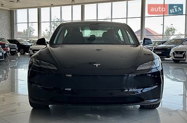 Tesla Model 3 2024