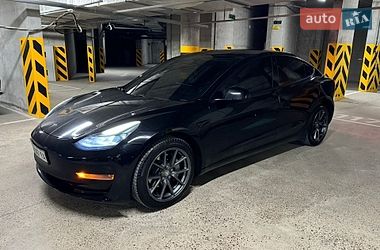Tesla Model 3  2021
