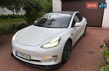 Tesla Model 3  2021