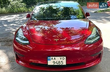 Tesla Model 3  2018