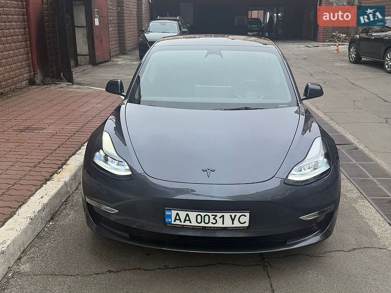 Tesla Model 3 2023