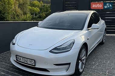 Tesla Model 3  2020