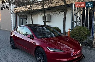 Tesla Model 3  2024