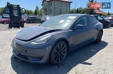 Tesla Model 3  2020
