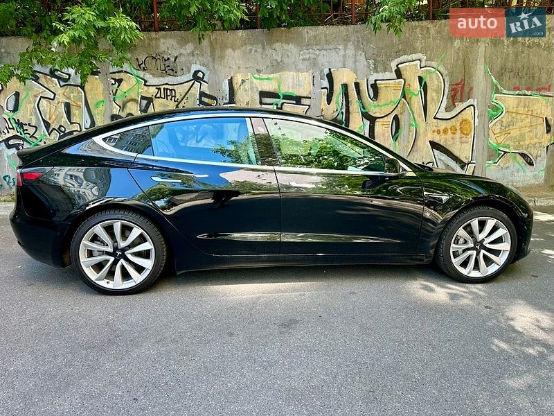 Tesla Model 3 2019