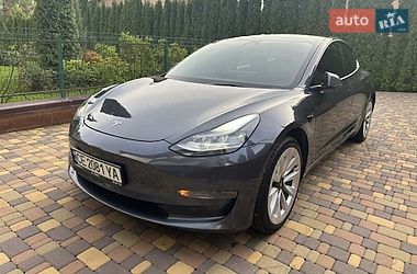 Tesla Model 3  2022