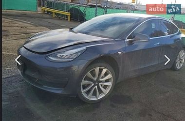 Tesla Model 3 2019