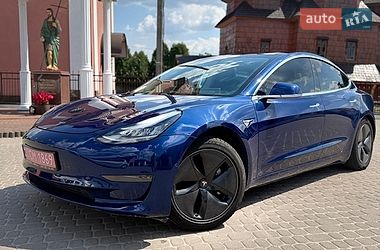 Tesla Model 3 2020