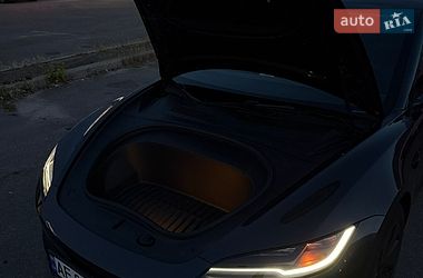 Седан Tesla Model 3 2024 в Дніпрі