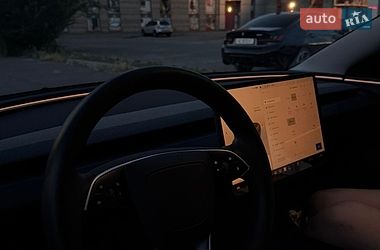 Седан Tesla Model 3 2024 в Дніпрі