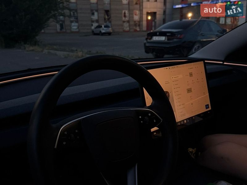 Седан Tesla Model 3 2024 в Дніпрі