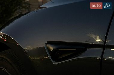 Седан Tesla Model 3 2024 в Дніпрі