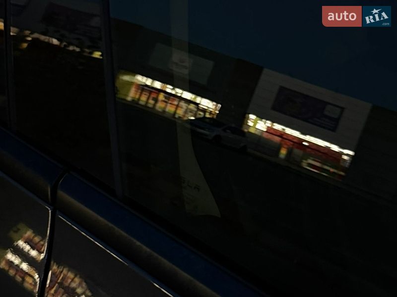 Седан Tesla Model 3 2024 в Дніпрі