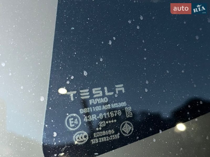 Седан Tesla Model 3 2024 в Дніпрі