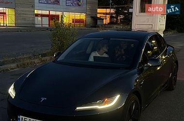 Седан Tesla Model 3 2024 в Дніпрі