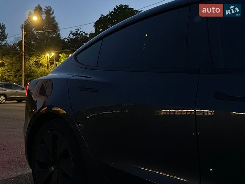 Седан Tesla Model 3 2024 в Дніпрі