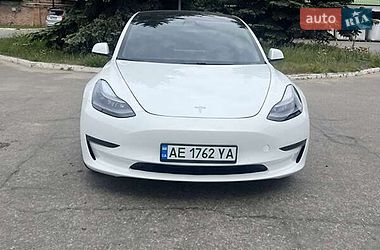 Tesla Model 3  2021