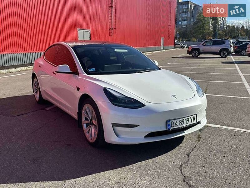 Tesla Model 3 2022