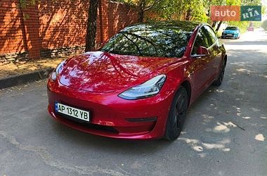 Tesla Model 3  2019