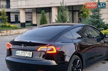 Седан Tesla Model 3 2023 в Хусте