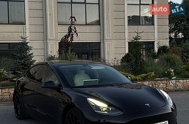 Седан Tesla Model 3 2023 в Хусте