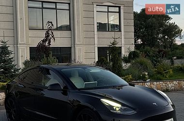 Седан Tesla Model 3 2023 в Хусте