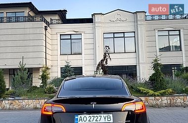 Седан Tesla Model 3 2023 в Хусте