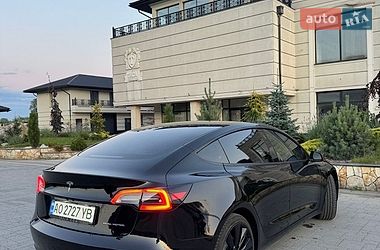 Седан Tesla Model 3 2023 в Хусте