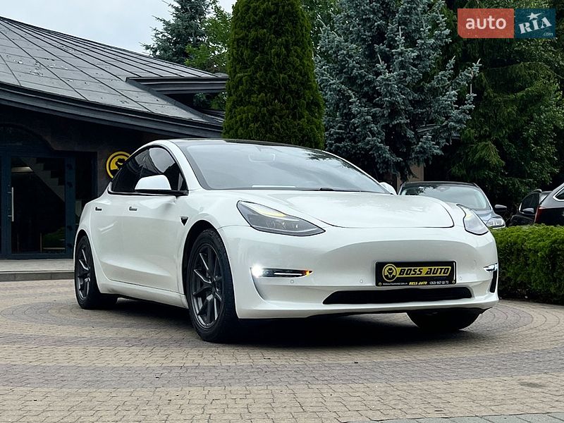 Tesla Model 3 2021