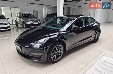 Tesla Model 3  2022