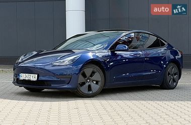 Tesla Model 3  2021