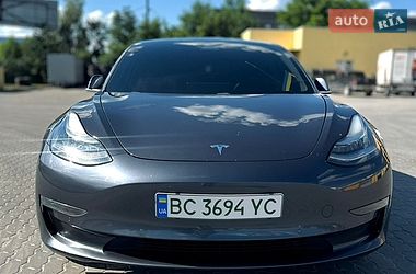 Tesla Model 3  2020