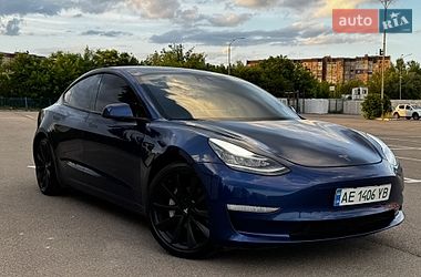 Tesla Model 3 2019