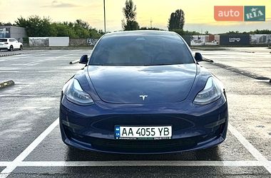 Tesla Model 3  2021