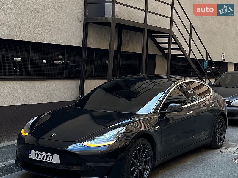 Tesla Model 3 2019
