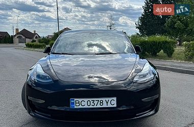 Седан Tesla Model 3 2021 в Ужгороде