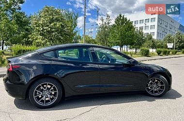 Седан Tesla Model 3 2021 в Ужгороде
