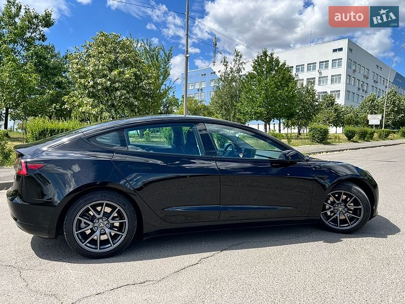 Седан Tesla Model 3 2021 в Ужгороде