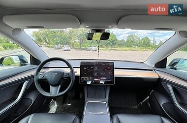 Седан Tesla Model 3 2021 в Ужгороде