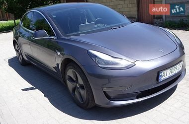 Tesla Model 3  2019
