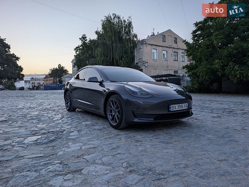 Tesla Model 3 2023