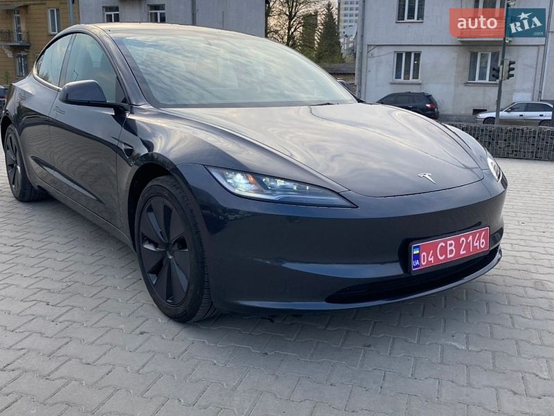 Седан Tesla Model 3 2024 в Львове