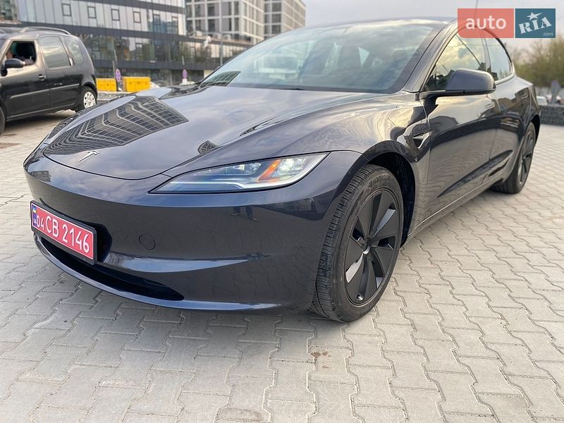 Седан Tesla Model 3 2024 в Львове