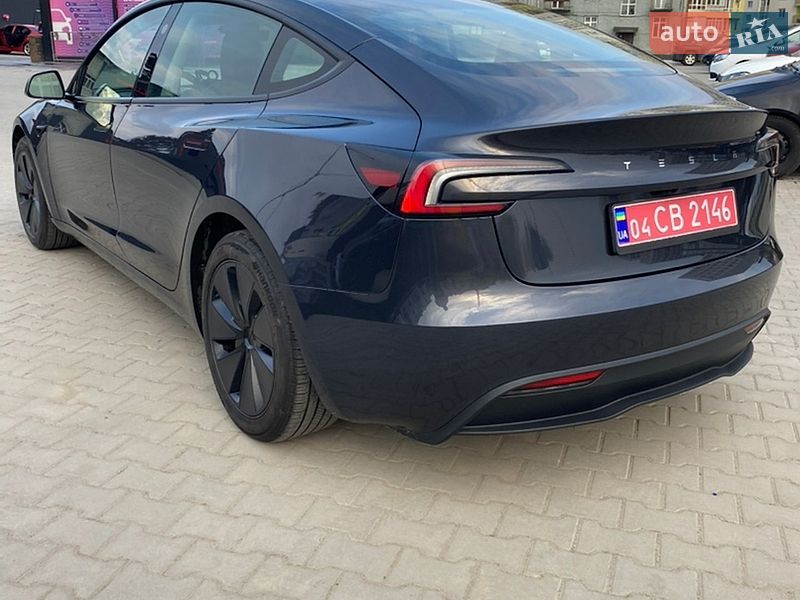 Седан Tesla Model 3 2024 в Львове