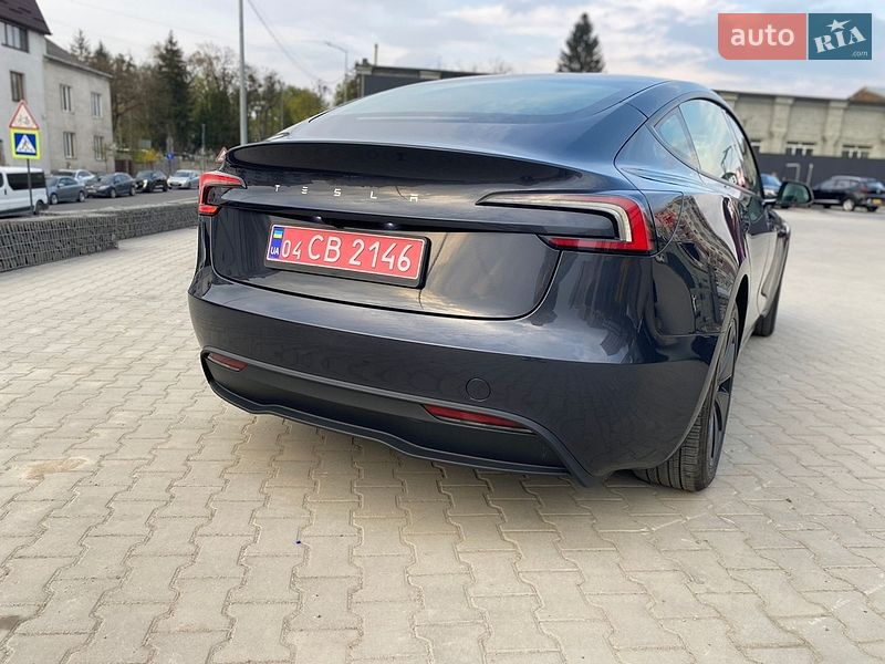 Седан Tesla Model 3 2024 в Львове