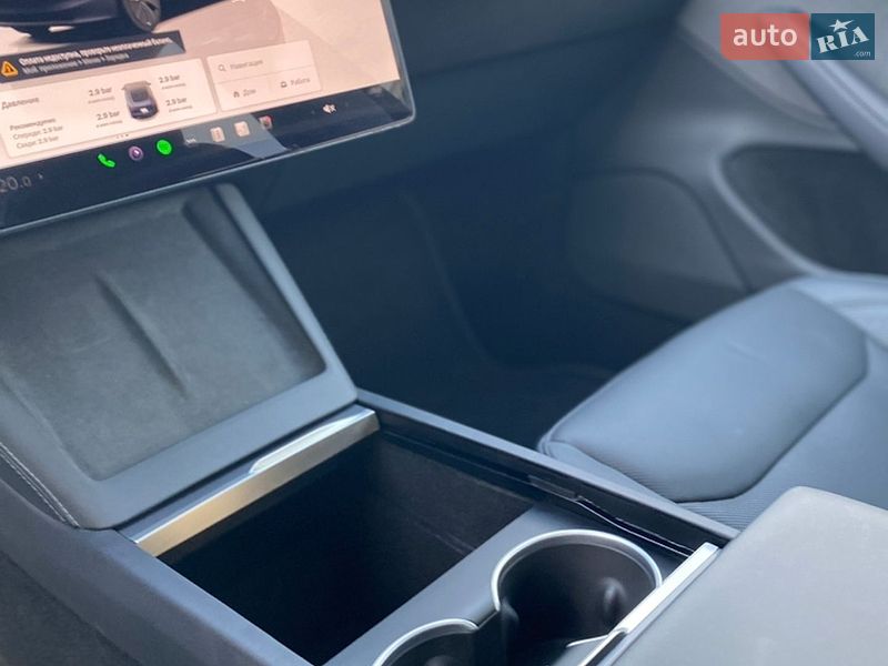 Седан Tesla Model 3 2024 в Львове