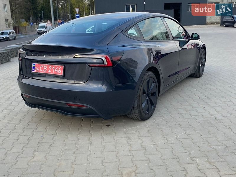 Седан Tesla Model 3 2024 в Львове